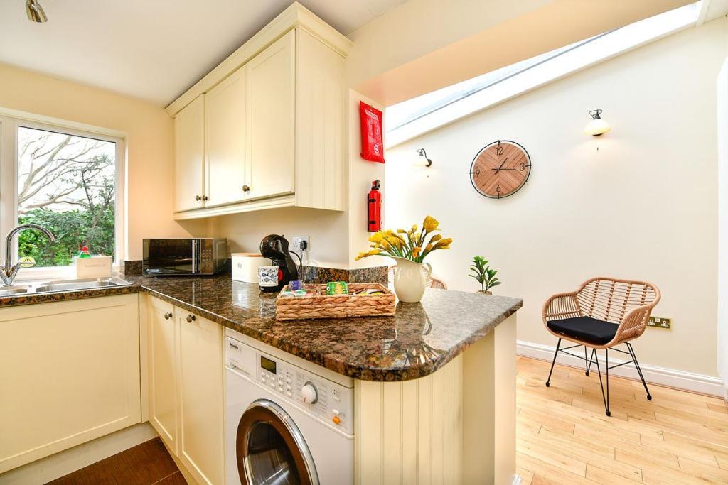 Just Stay Wales - Castle Square Cottage, Mumbles Esterno foto
